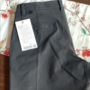 Lululemon black commission short classic 9”